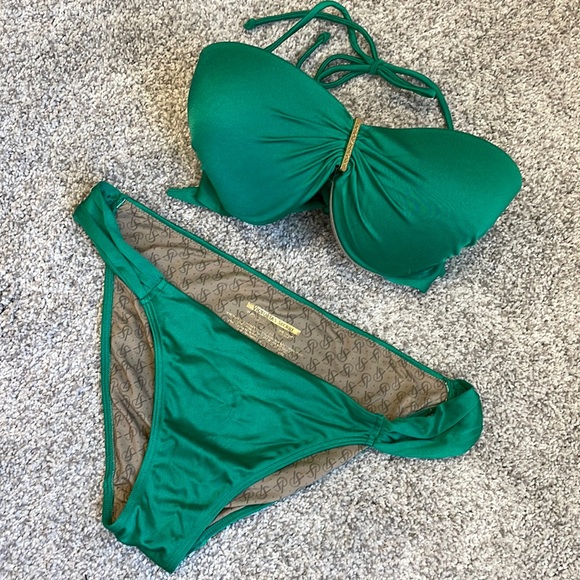 Padded emerald green swimsuit - Picture 1 of 5